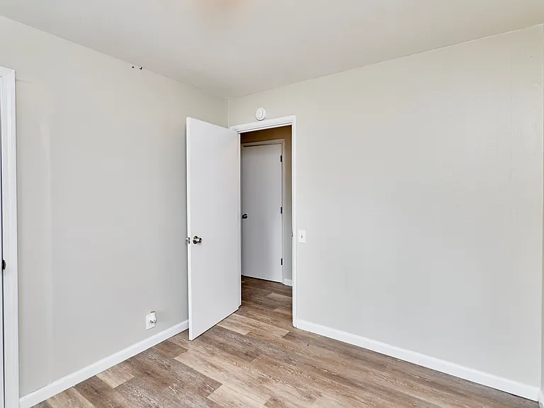 1495 Tremont Dr — Photo 20