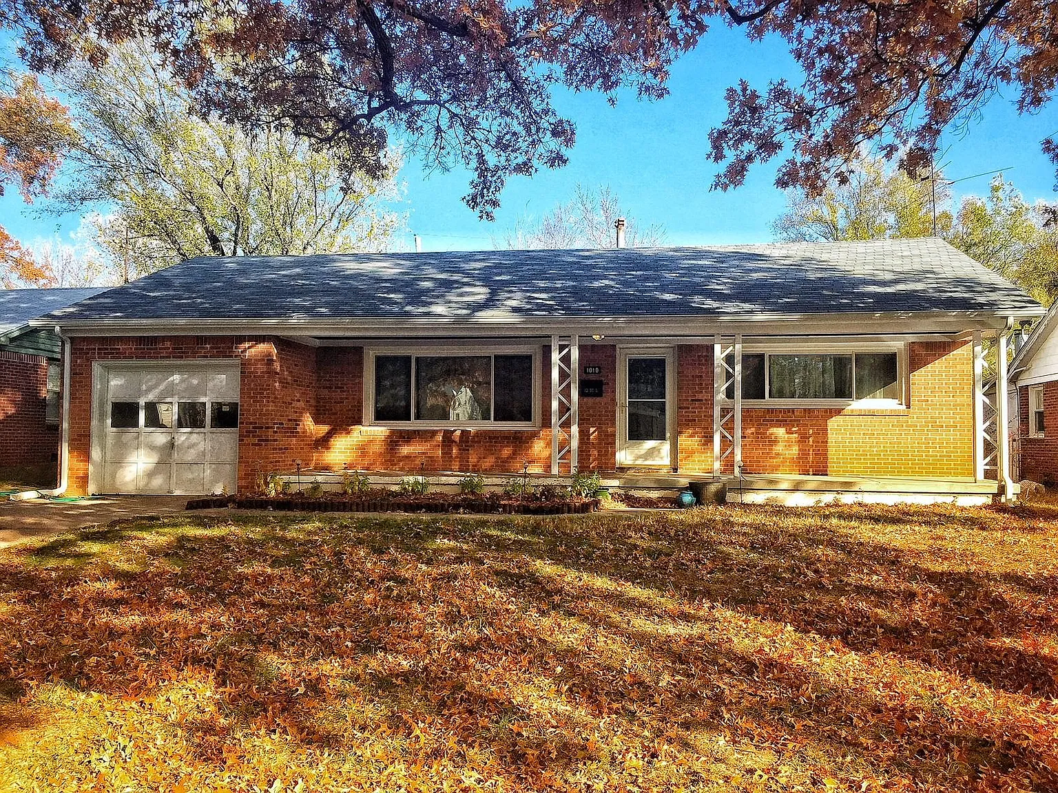 3 bed, 1032 sqft, $1,150 — Photo 1