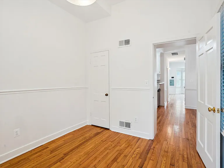 2431 I St NW #A — Photo 14