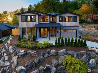 10316 NE 43rd St, Kirkland, WA