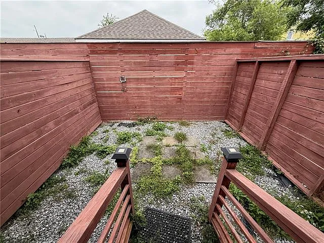 2919 Dryades St — Photo 16