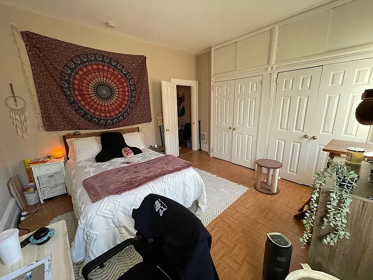 1861 Apt 2 - Bedroom 1