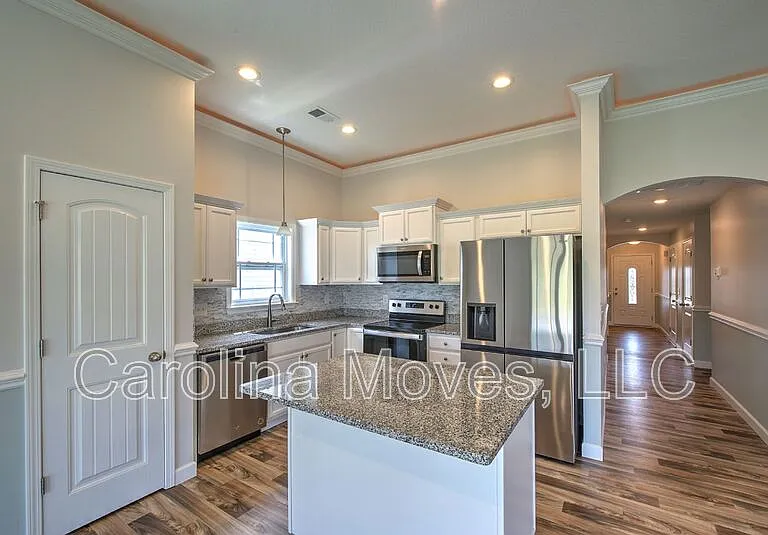 1303 Lindale Pl — Photo 9