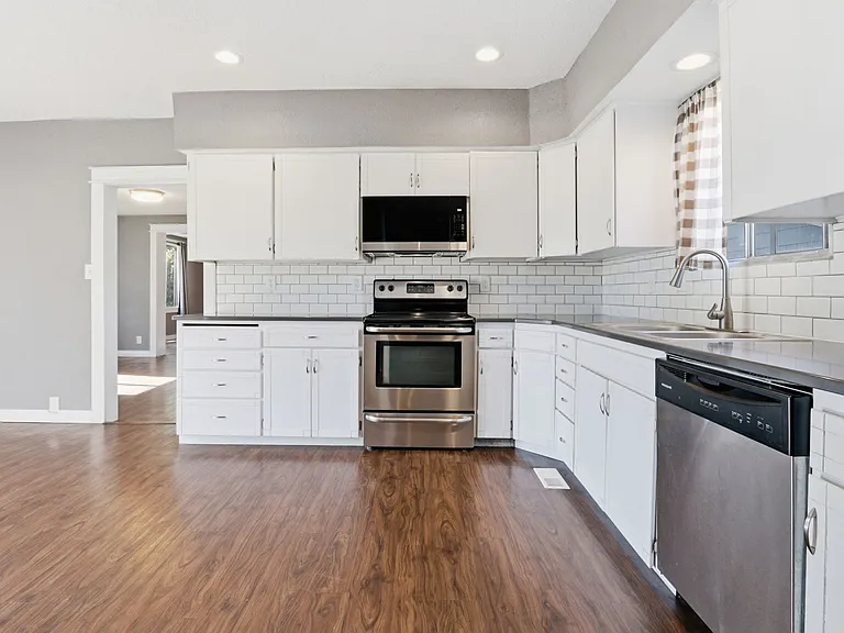 215 E Sherman St #1 — Photo 20