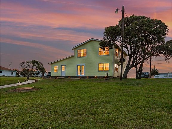 4th image of 1838 W Bayshore Dr