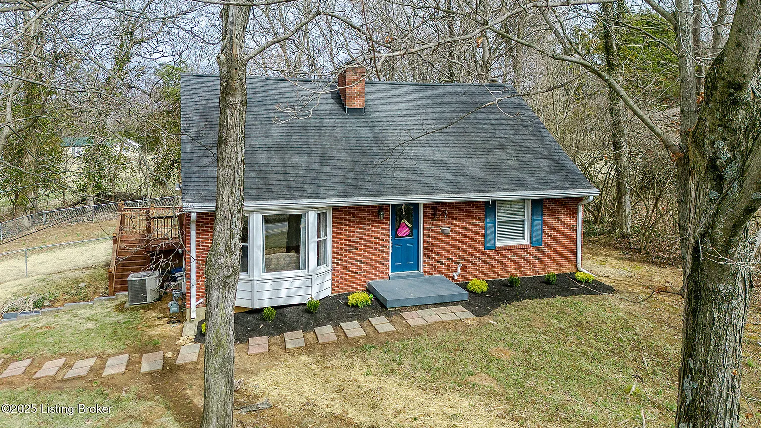 6501 Fegenbush Ln photo 1