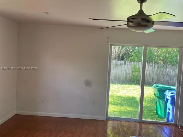 6137 SW 22nd St, Hollywood, FL 33023