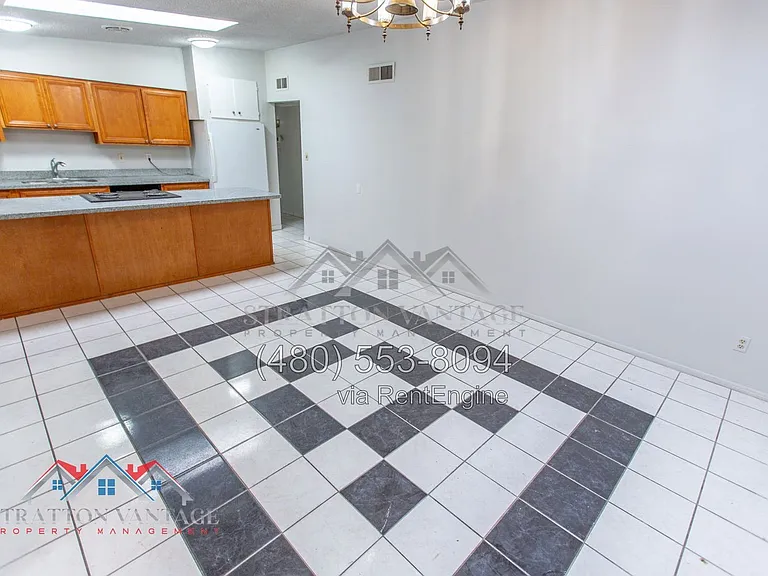 1168 E Alameda Dr — Photo 2