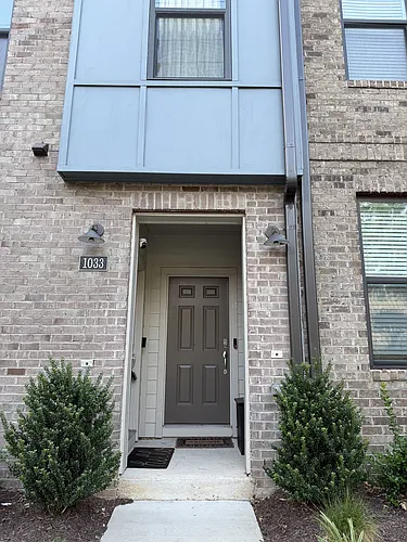 1033 N Lombardy St #A Photo 1