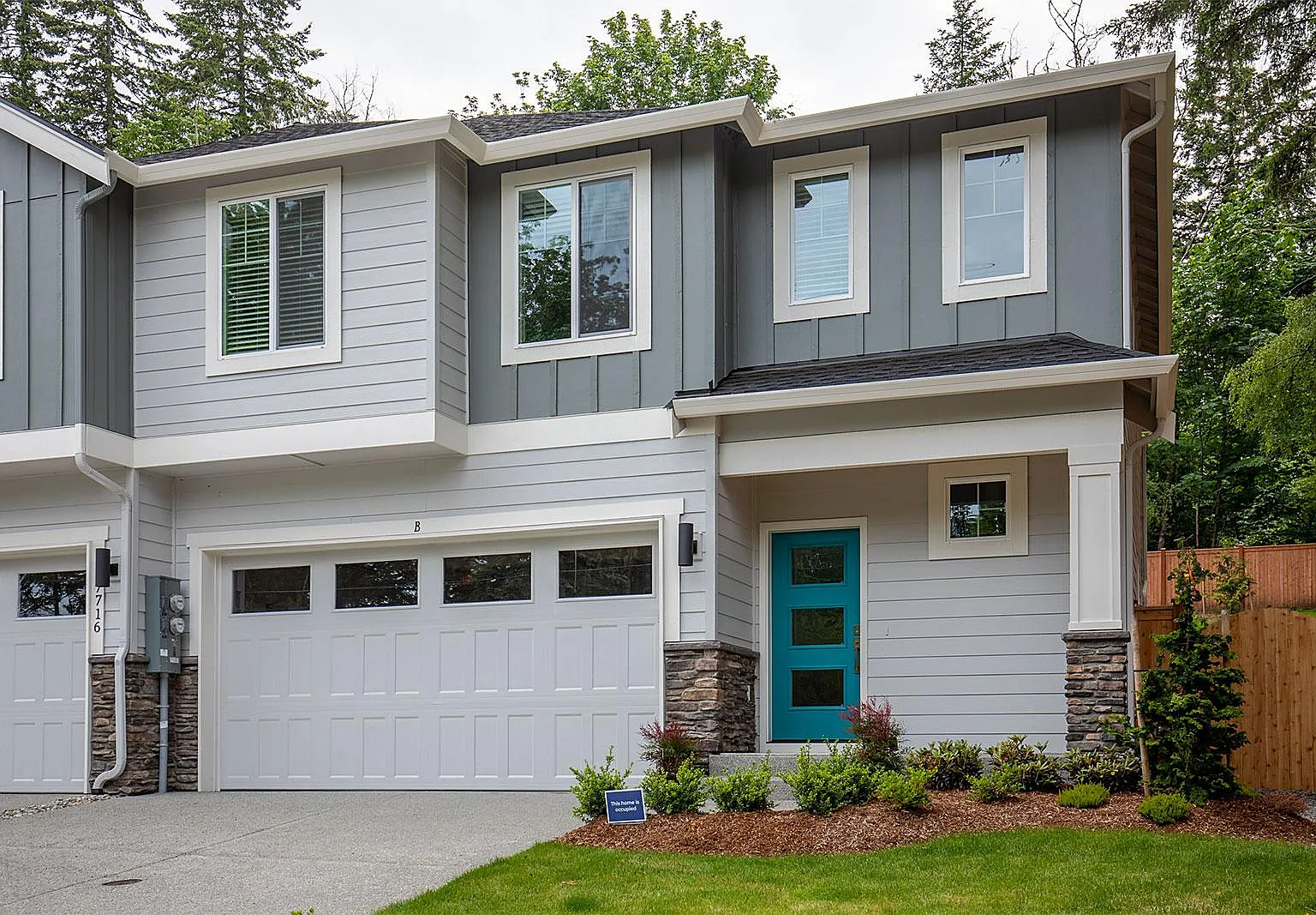 4 bed, 2.5 bath, 1900 sqft, $3,995 — Photo 1