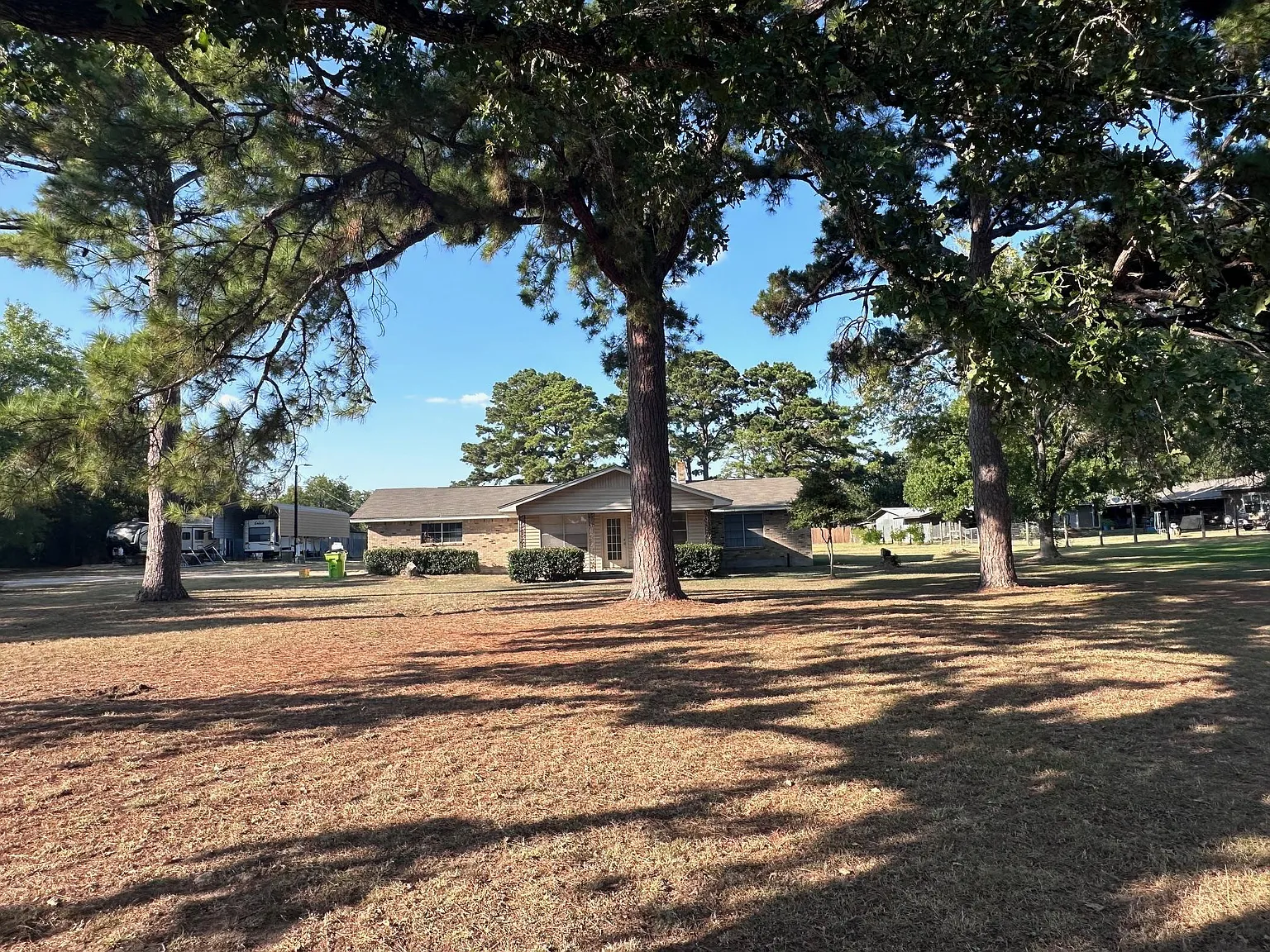2 bed, 2.0 bath, 1690 sqft, $1,900 — Photo 2