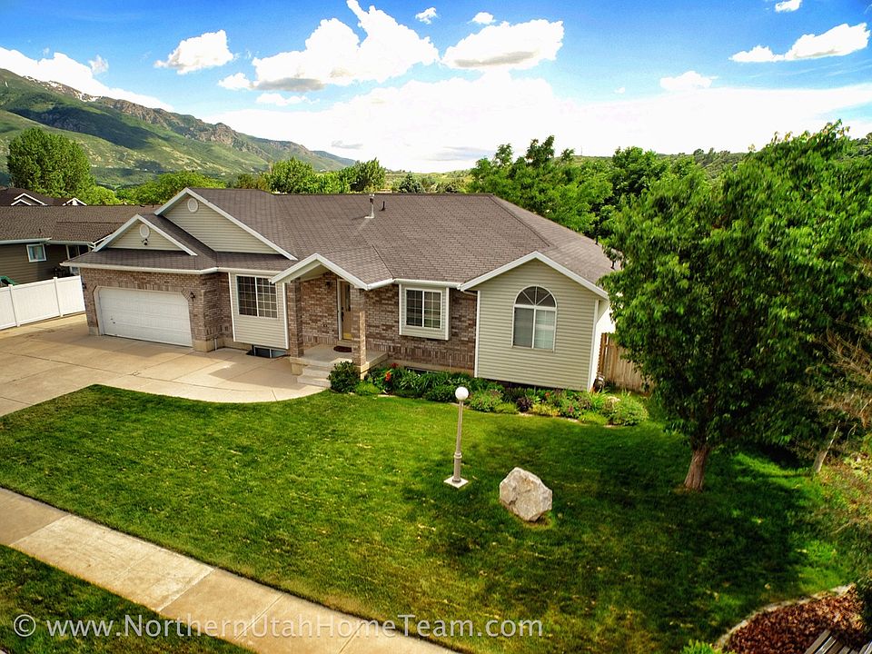 Beautiful home and yard