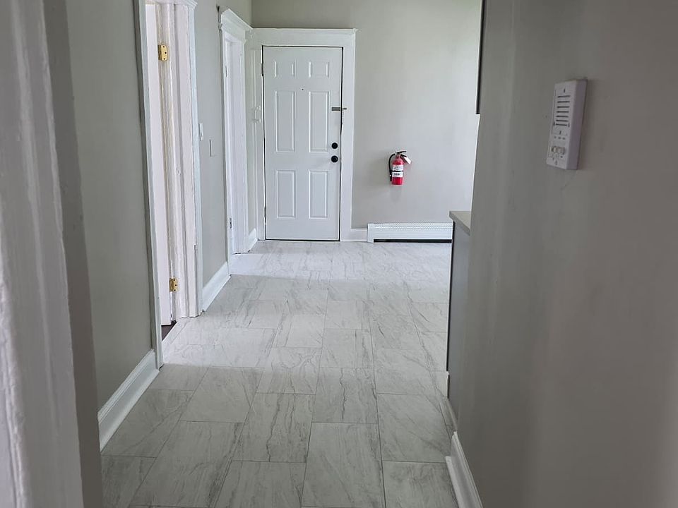 1st image of 601 Grove St #2A