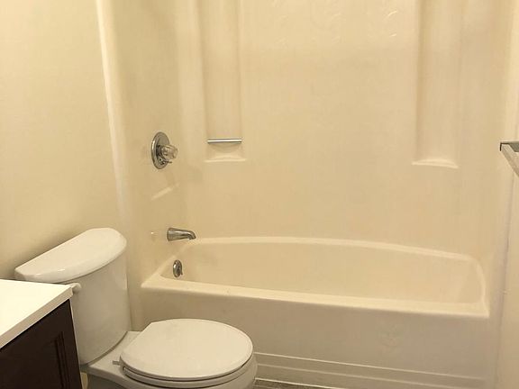 3rd image of 121 N Creek Dr #5