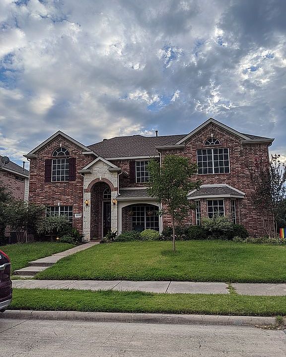 1st image of 8609 Royal Montreal Dr