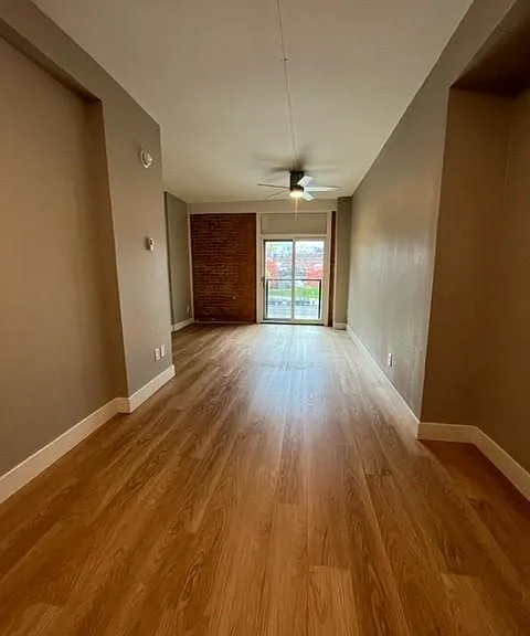 221 W Riverside Ave #14 — Photo 3