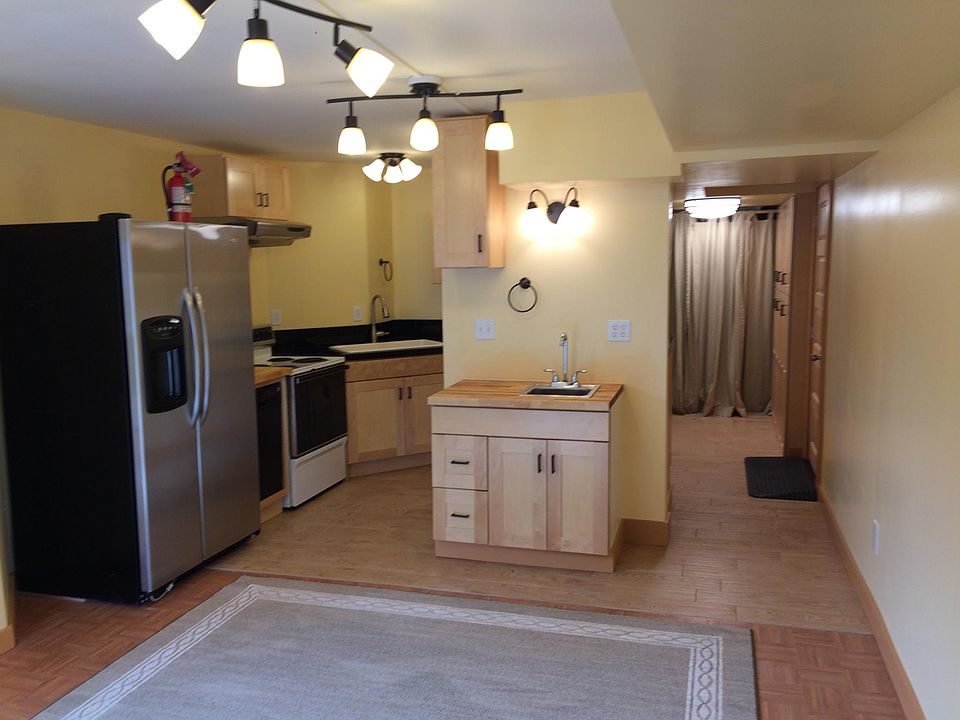 Bar sink & Kitchen