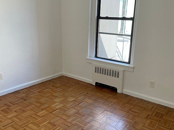 3rd image of 15 E 71st St APT 5A