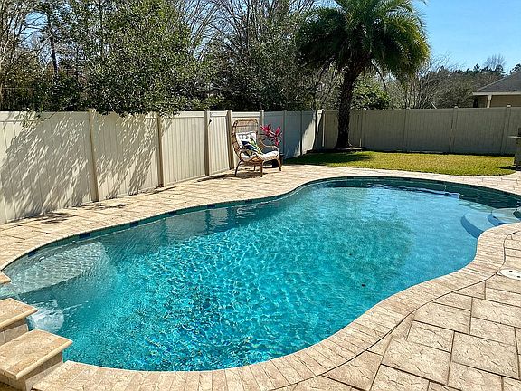 2nd image of 215 Crown Wheel Cir