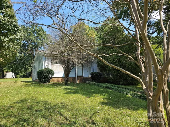 6003 Bridlewood Ln, Charlotte, NC 28215