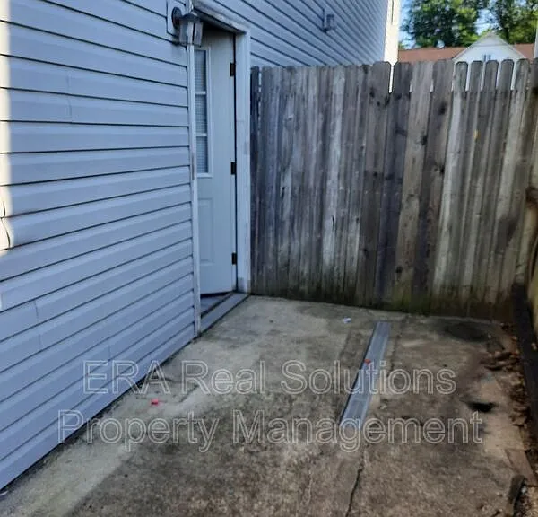 203 John St #C — Photo 12