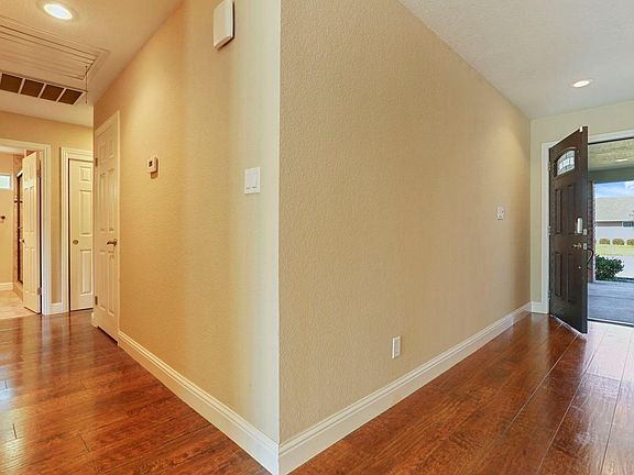 5th image of 2644 Park West Dr