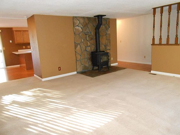 4th image of 61120 Deer Valley Dr