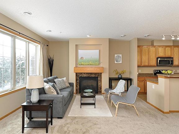 4th image of 12402 Flanders Ct NE Unit F