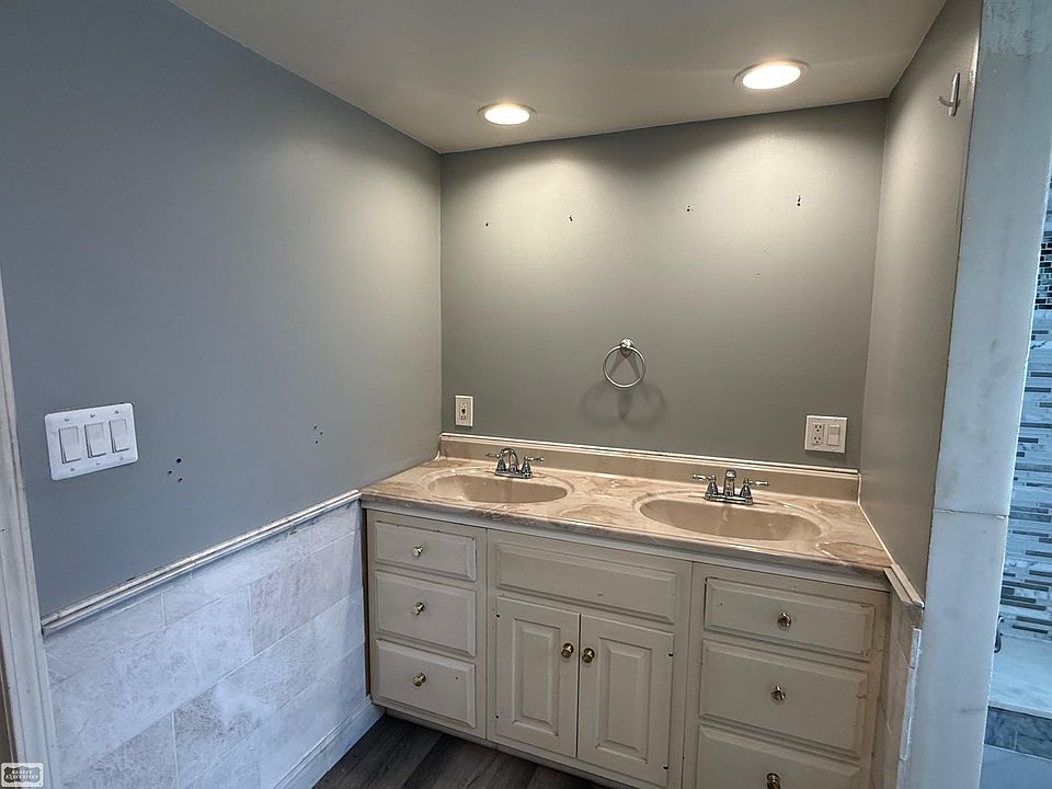 7323 Bealane Rd, photo 9