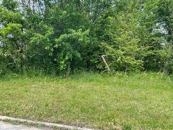 3rd image of 239 Wheatfield Drive
