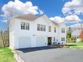 155 Riverside Dr, Meriden, CT 06451