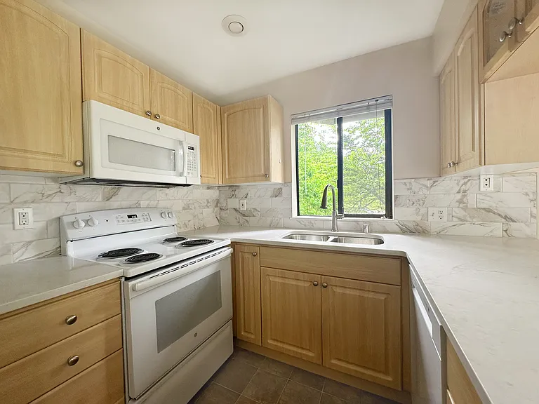 9009 Avondale Rd NE #B203 — Photo 4