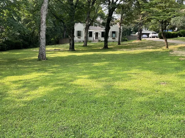 1022 Battery Ln, Nashville, TN 37220