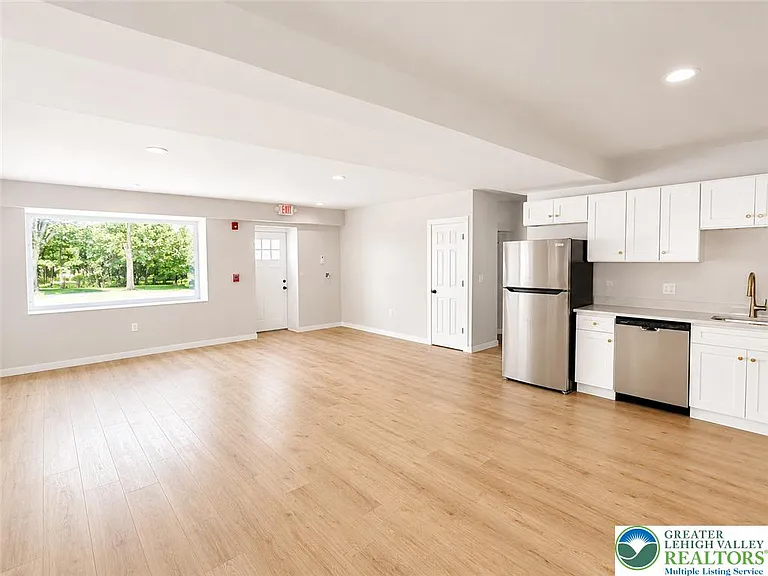 211 South St #8 — Photo 3