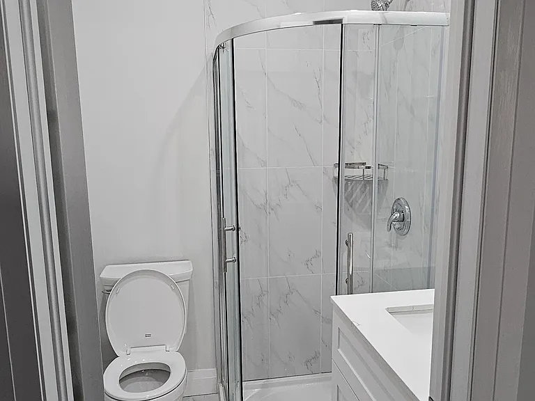 Mainfloor Bathroom