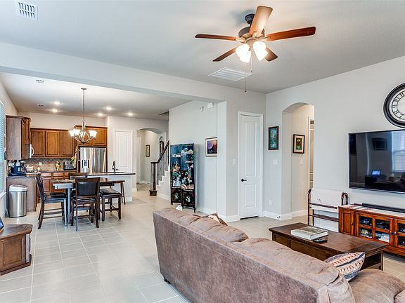 4th image of 1812 Graham Way
