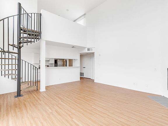 3rd image of 1616 Brockton Ave APT 306