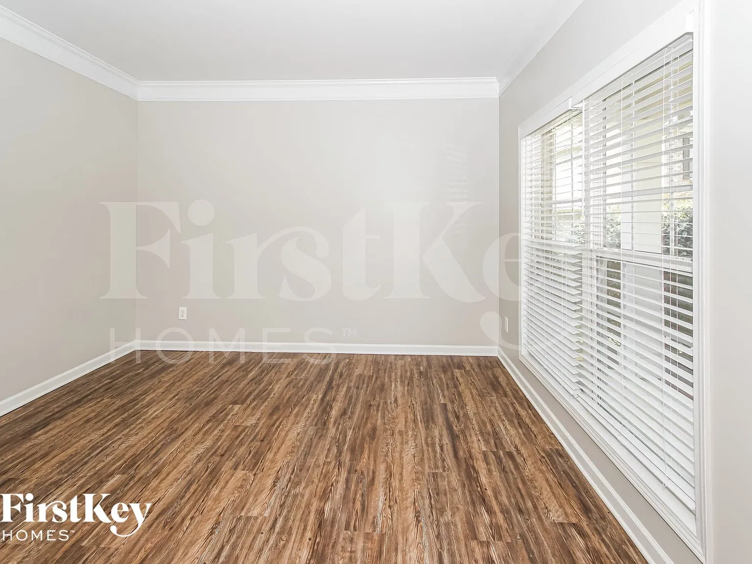 4 bed, 2.5 bath, 2807 sqft, $3,180 — Photo 3