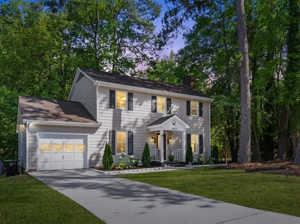 1002 Apache Ln, Apex, NC 27502