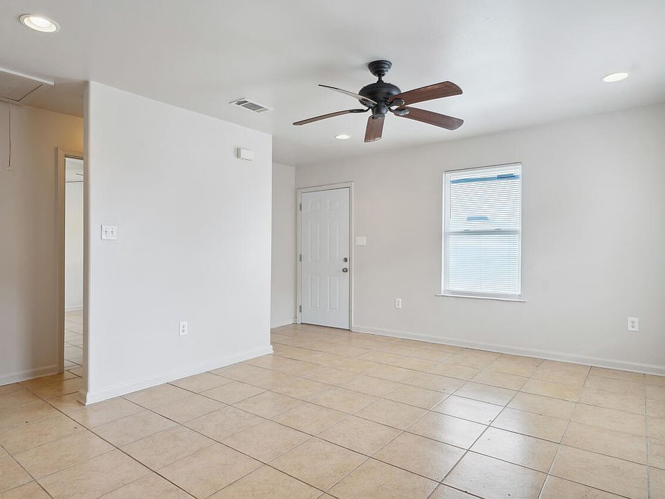 1st image of 3324 Shangri La Dr #1