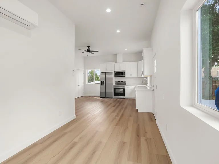 1230A Palm Ave — Photo 11