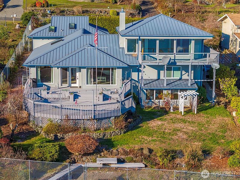 2nd image of 81 Seamount Drive