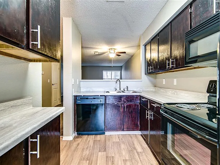 Springhill Apartments — Photo 35