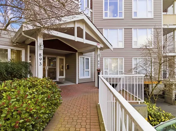 893 Hockley Ave #204, Langford, BC V9B 2V8