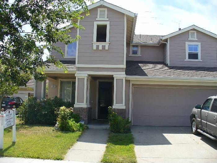 1st image of 904 Sawyer Way