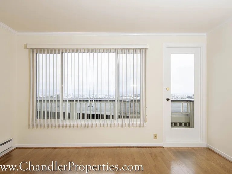 1220 Clayton St — Photo 3