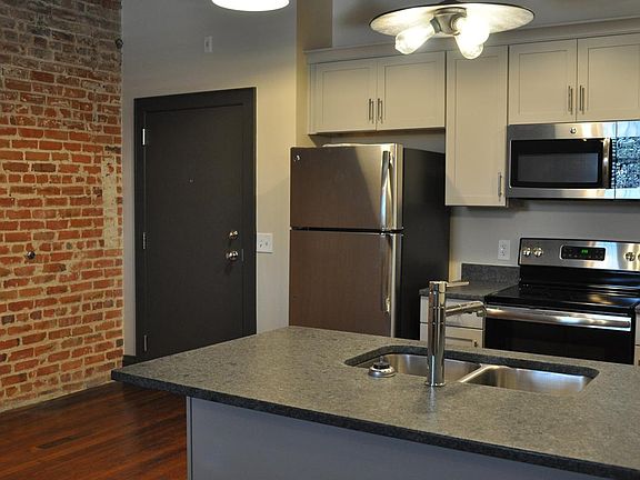 4th image of 530 Craghead St APT 206
