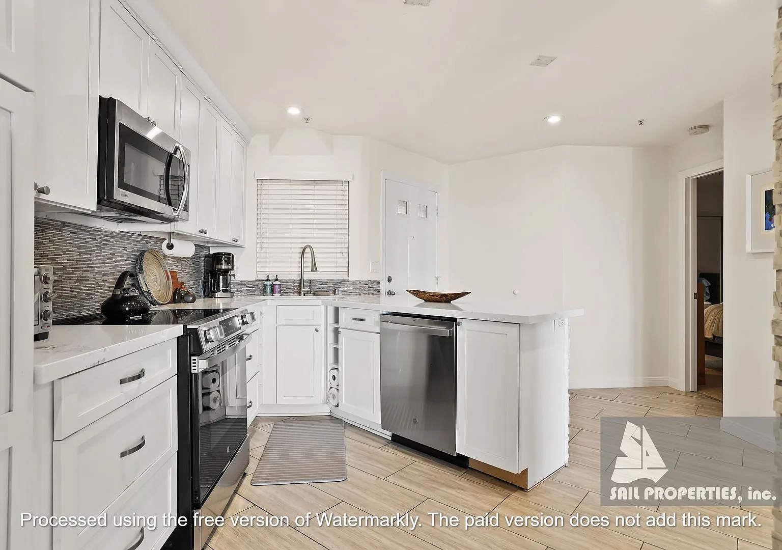 Beach-Chic Vacation Rental with Ocean Views — Photo 4
