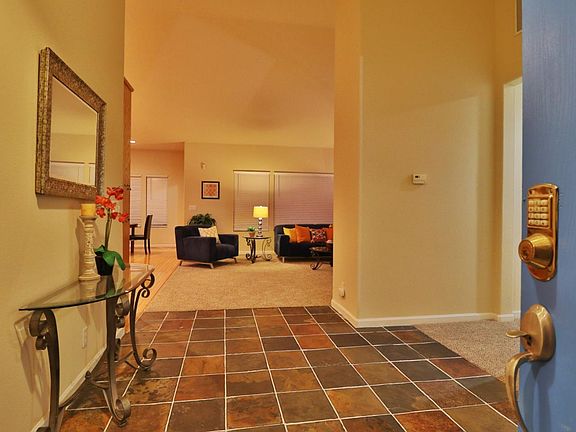 4th image of 131 Marguerite Dr