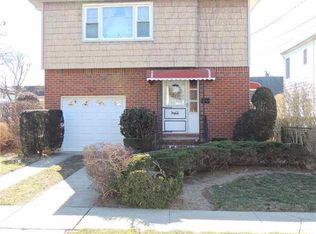 76 Dennis St, New Hyde Park, NY 11040
